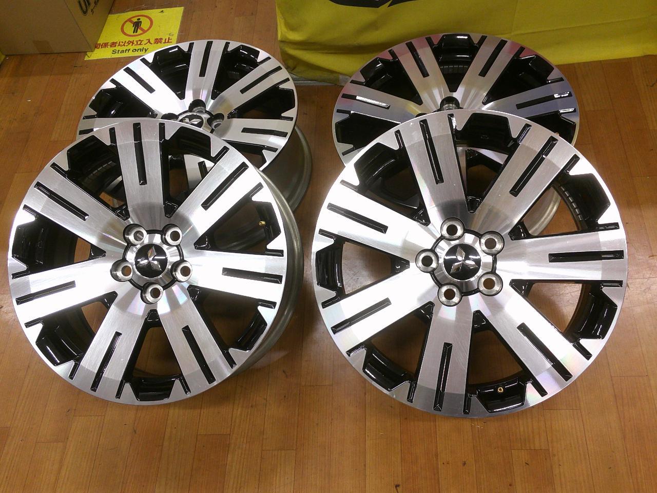 Genuine Mitsubishi parts Delica D5 Late original aluminum wheel