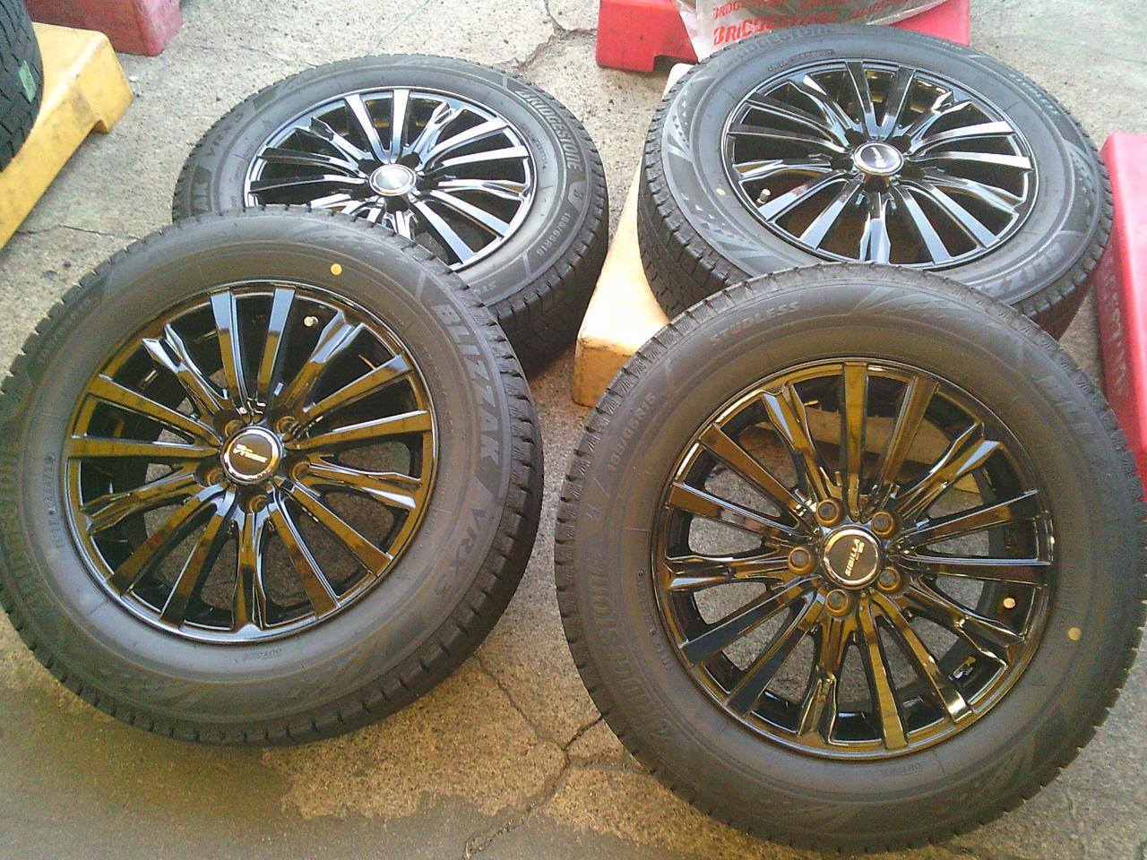 BRIDGESTONE BLIZZAK VRX3 + TOPY SIBILLA NEXT WS