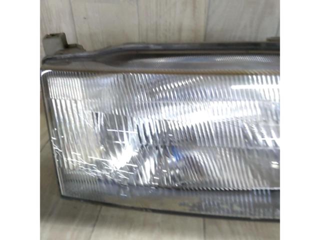 Translation
Toyota genuine parts
Genuine headlight
Right only
■
Sprinter Trueno
AE111
