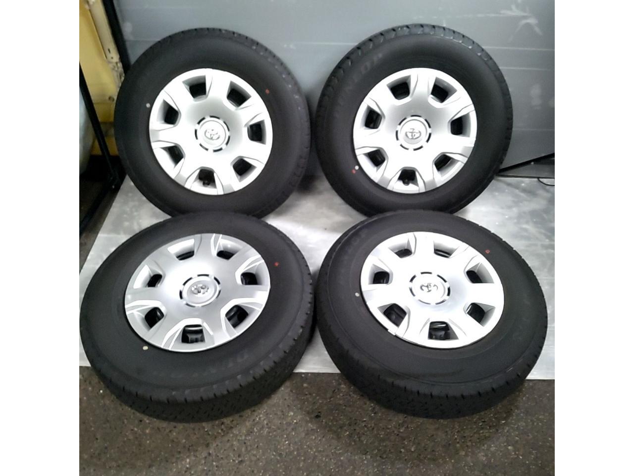 Toyota 200 series Hiace genuine steel wheel + DUNLOP SP175N