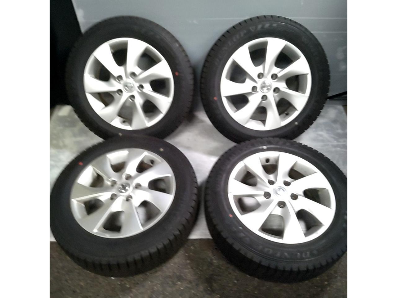 Genuine Nissan C26 Serena wheels + 1. Dunlop Winter Maxx 03 tires.