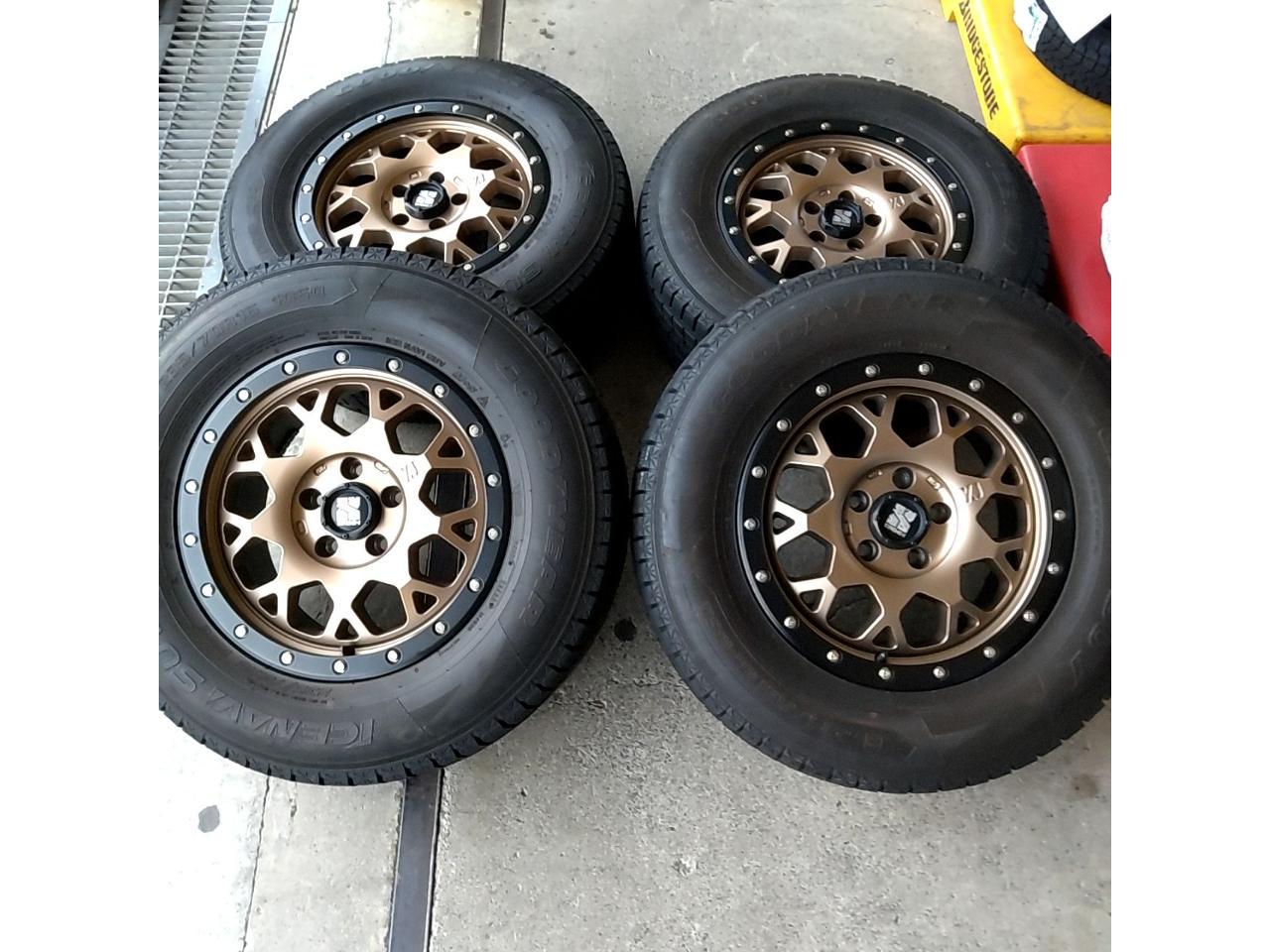 MLJXTREME-J XJ04 + GOODYEARICE NAVI SUV + GOODYEAR ICE NAVI SUV