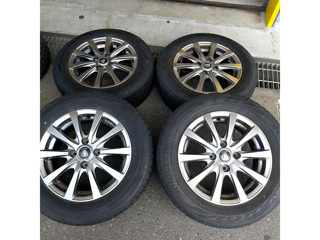RX2610-0139 MANARAY SPORT Spoke wheels This product includes only the four wheels.