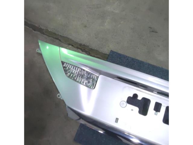 RX2610-0215
Toyota genuine
Alphard / Vel Fa~ia
20 series previous term genuine
Tailgate garnish
Silver