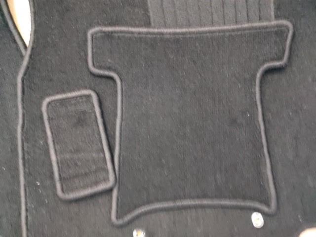 Aviles フロアマット