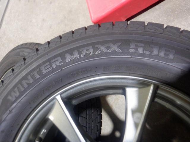 9【AUTOBACS SEVEN(オートバックスセブン)】LEBEN(レーベン) BX+DUNLOP(ダンロップ)WINTERMXX SJ8