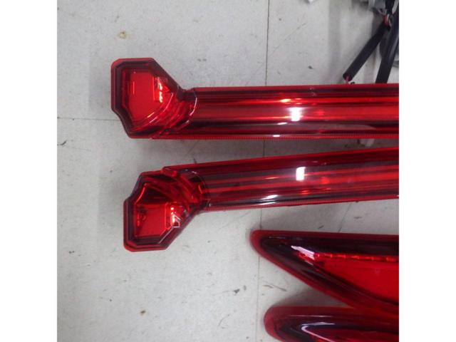 Toyota genuine
80-series
Harrier
Genuine tail lens