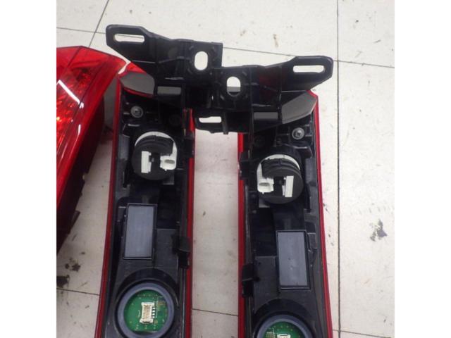 Toyota genuine
80-series
Harrier
Genuine tail lens