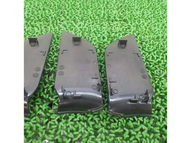 Toyota genuine
80 series Harrier
Genuine
Inner door handle bezel
Right and left
4 split