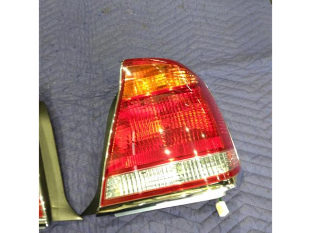 Toyota
Crown Majesta
17 system
Previous period
Genuine
tail lamp
Left side only
