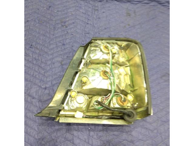 Toyota
Crown Majesta
17 system
Late version
Genuine
tail lamp
Left side only