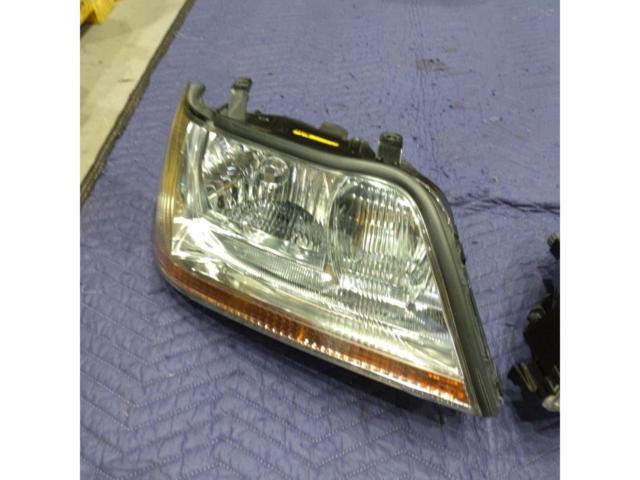 Toyota
Crown Majesta
17 system
Genuine
HID headlights
Right and left
