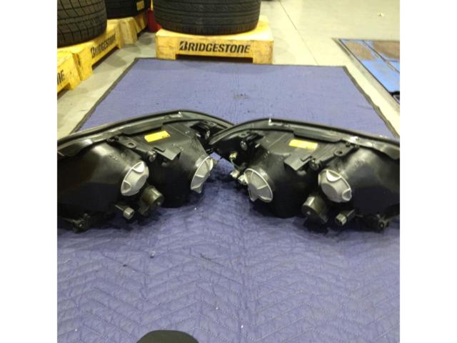Toyota
Crown Majesta
17 system
Genuine
HID headlights
Right and left