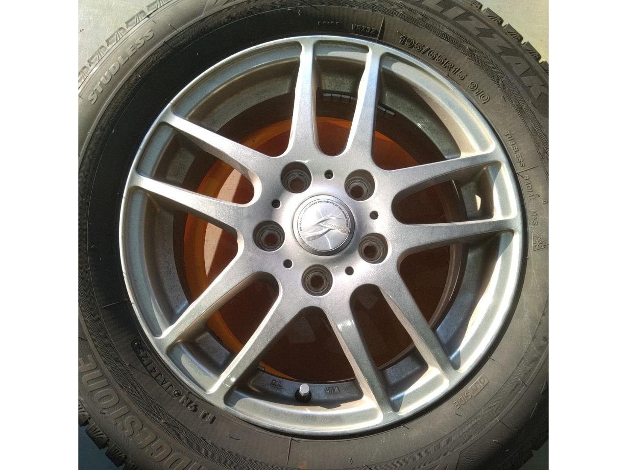 STRANGER Twin 5-spoke + BRIDGESTONE BLIZZAK VRX3