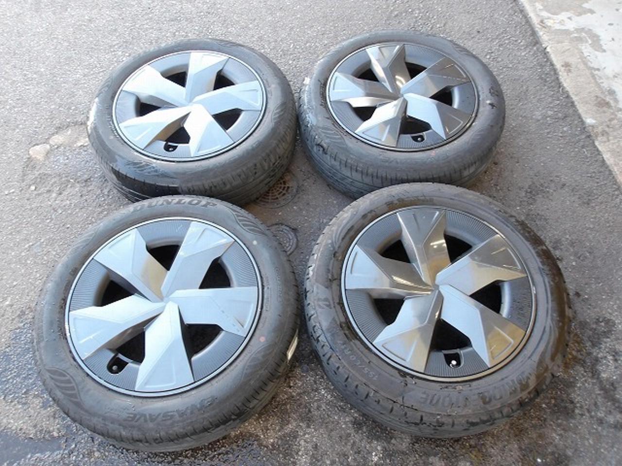 3 Toyota Genuine 60 Prius U grade genuine aluminum wheels + 3 other Dunlop tires One BRIDGESTONE