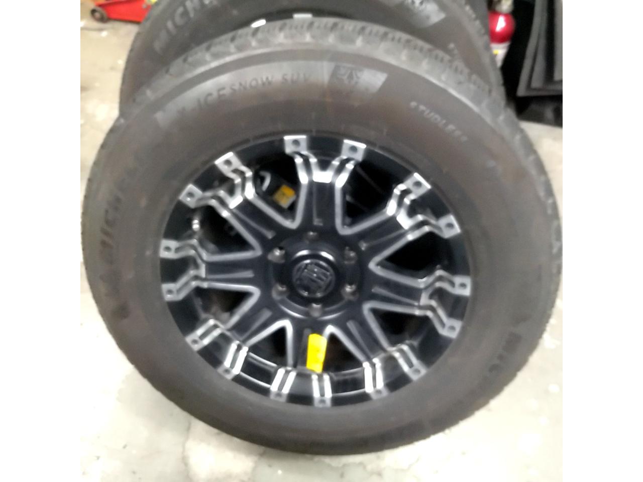 8 BADX 632 LOXARNY ROCKKELLY MX + MICHELIN X-ICE SNOW SUV