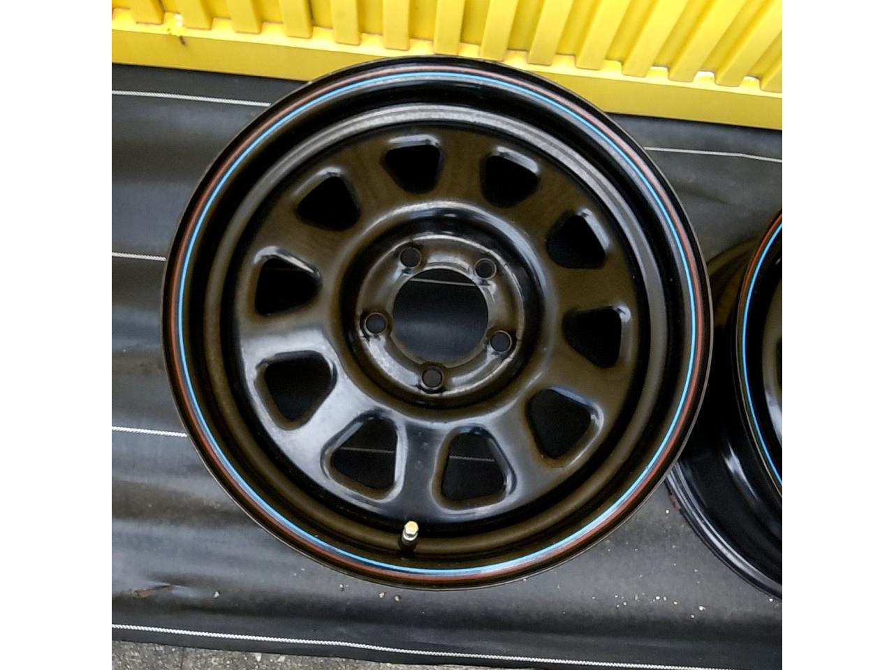 Unknown Manufacturer Steel wheel Red Blue Line