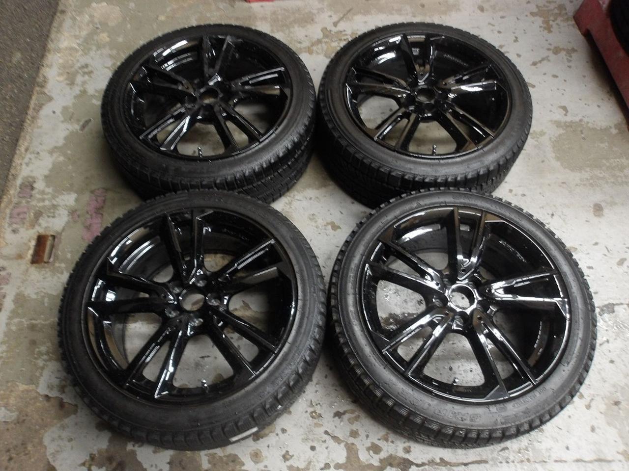4 manufacturer unknown Twin 5-spoke wheels + GRIPMAX GRIP ICE X