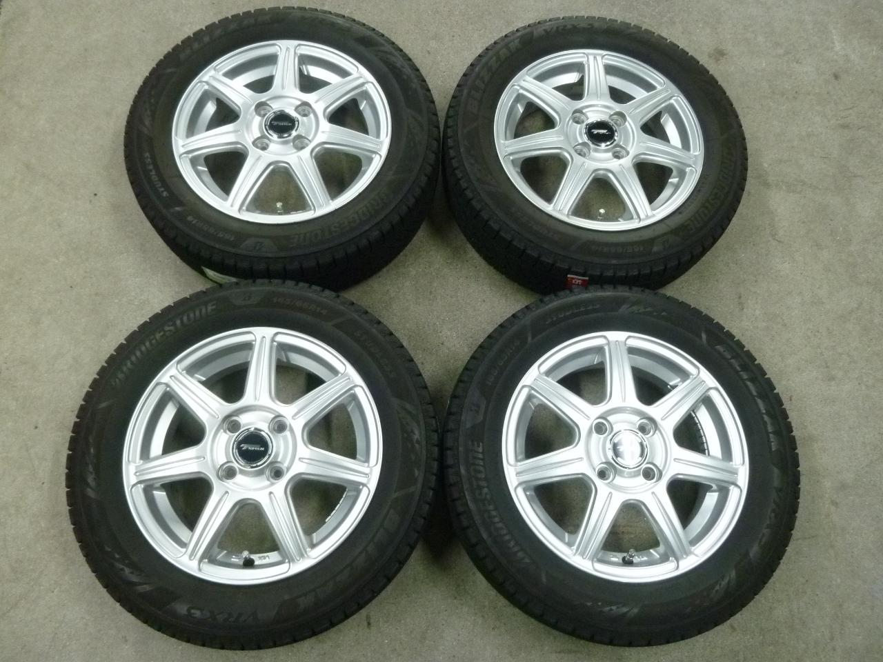 Because the tires are old Special price!! BRIDGESTONE TOPRUN R7 + BRIDGESTONE BLIZZAK VRX3