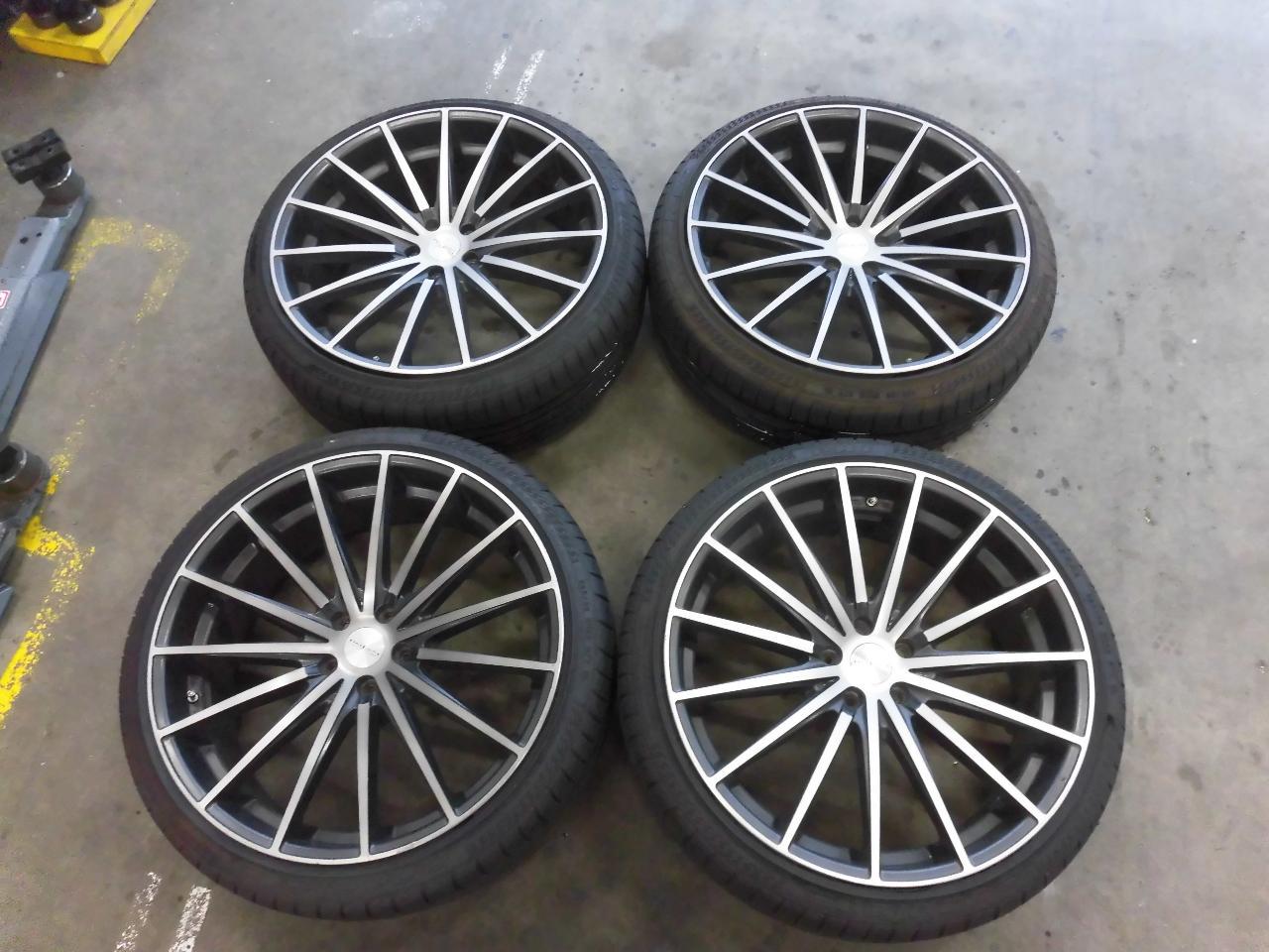 ROJAM Premium Wheels Spread +EPTYRESPHI acceiera 245 / 35ZR22