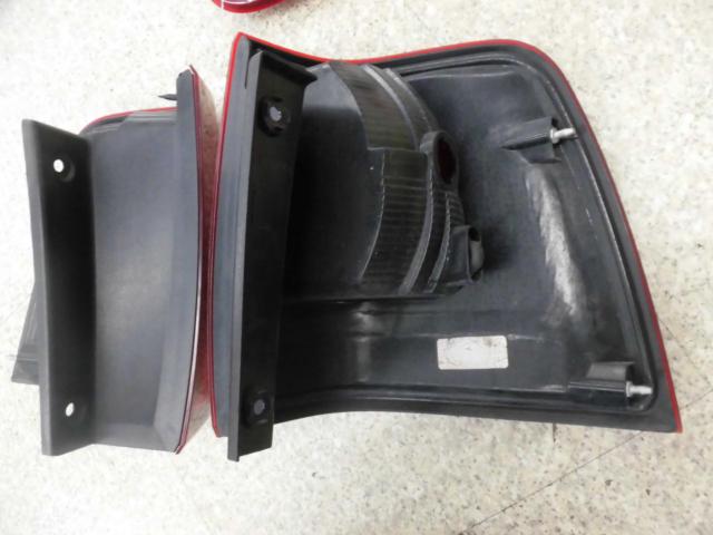 Lincoln
Navigator genuine
Tail lens