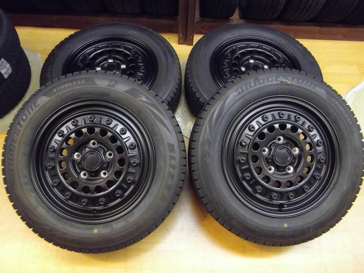 MONZA JAPAN HI-BLOCK TARMOR + BRIDGESTONE BLIZZAK VRX2