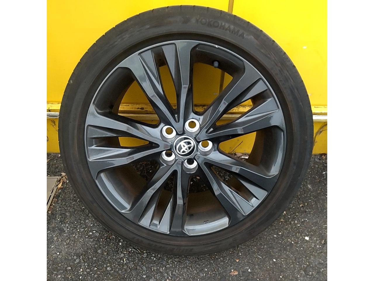 Toyota genuine Corolla Touring original wheel + YOKOHAMA BluEarth-GT AE 51
