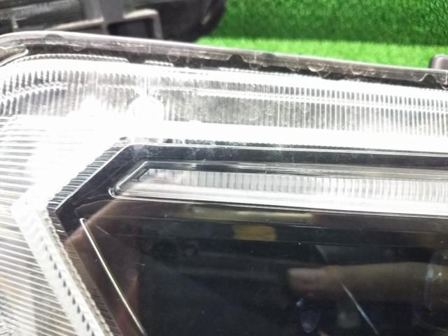 ホンダ純正 WR-V DG5 純正 LED ヘッドライト 左右セット