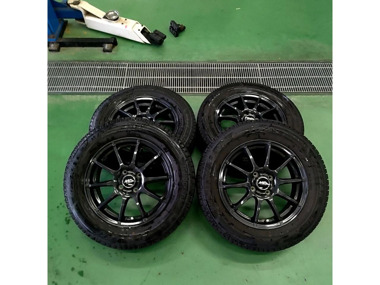 A-TECH SCHNEIDER StaG + BRIDGESTONE BLIZZAK WZ-1