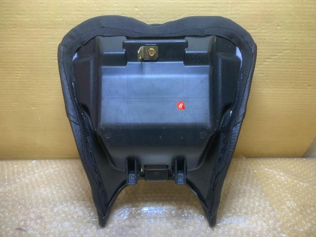 WOLF LINE フロント側シート
