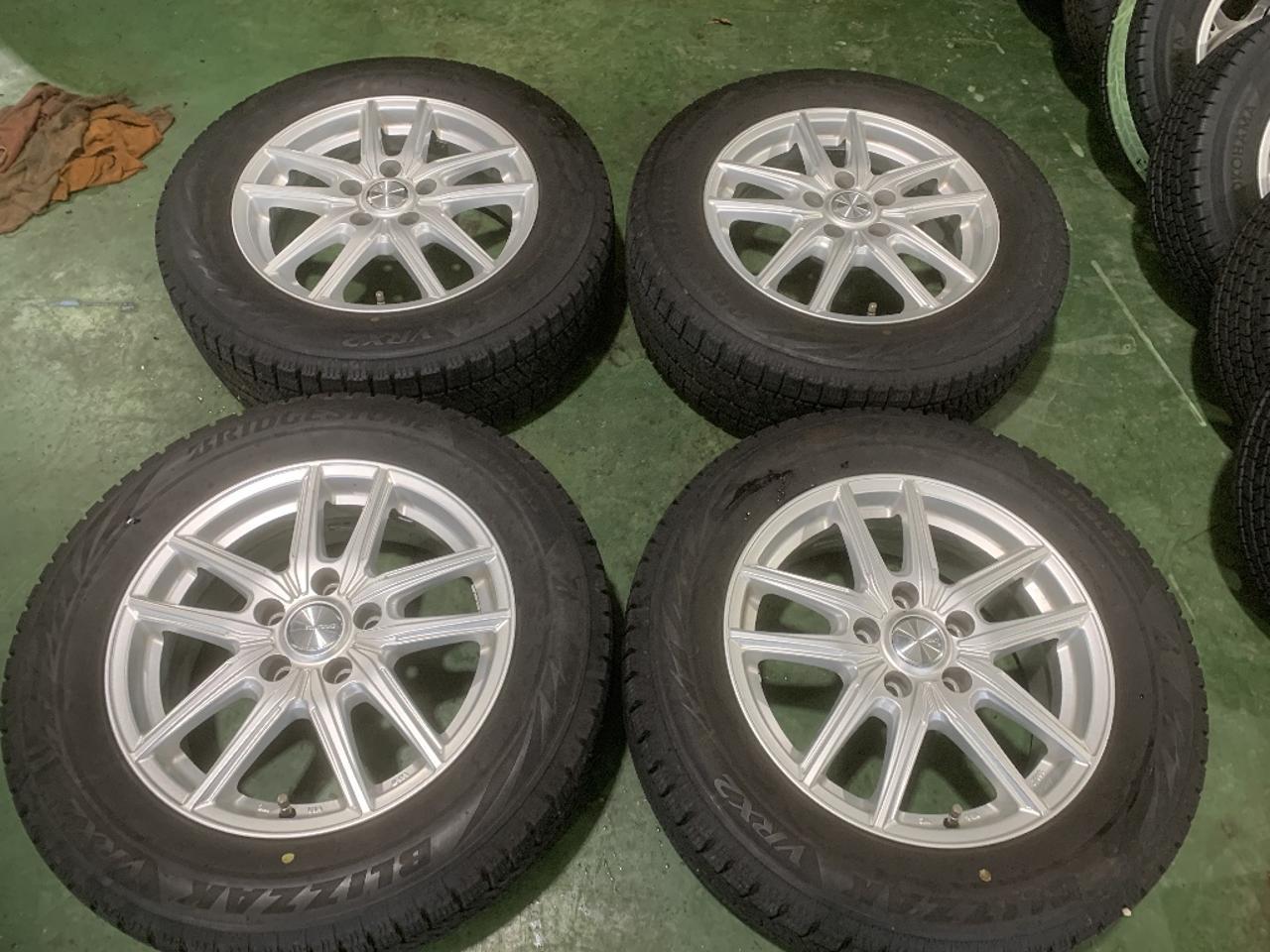 Recommended models: Crown/Mark X/Lexus ES BRIDGESTONE ECO FORME Alloy Wheels + BRIDGESTONE BLIZZAK VRX2 215 / 60R16