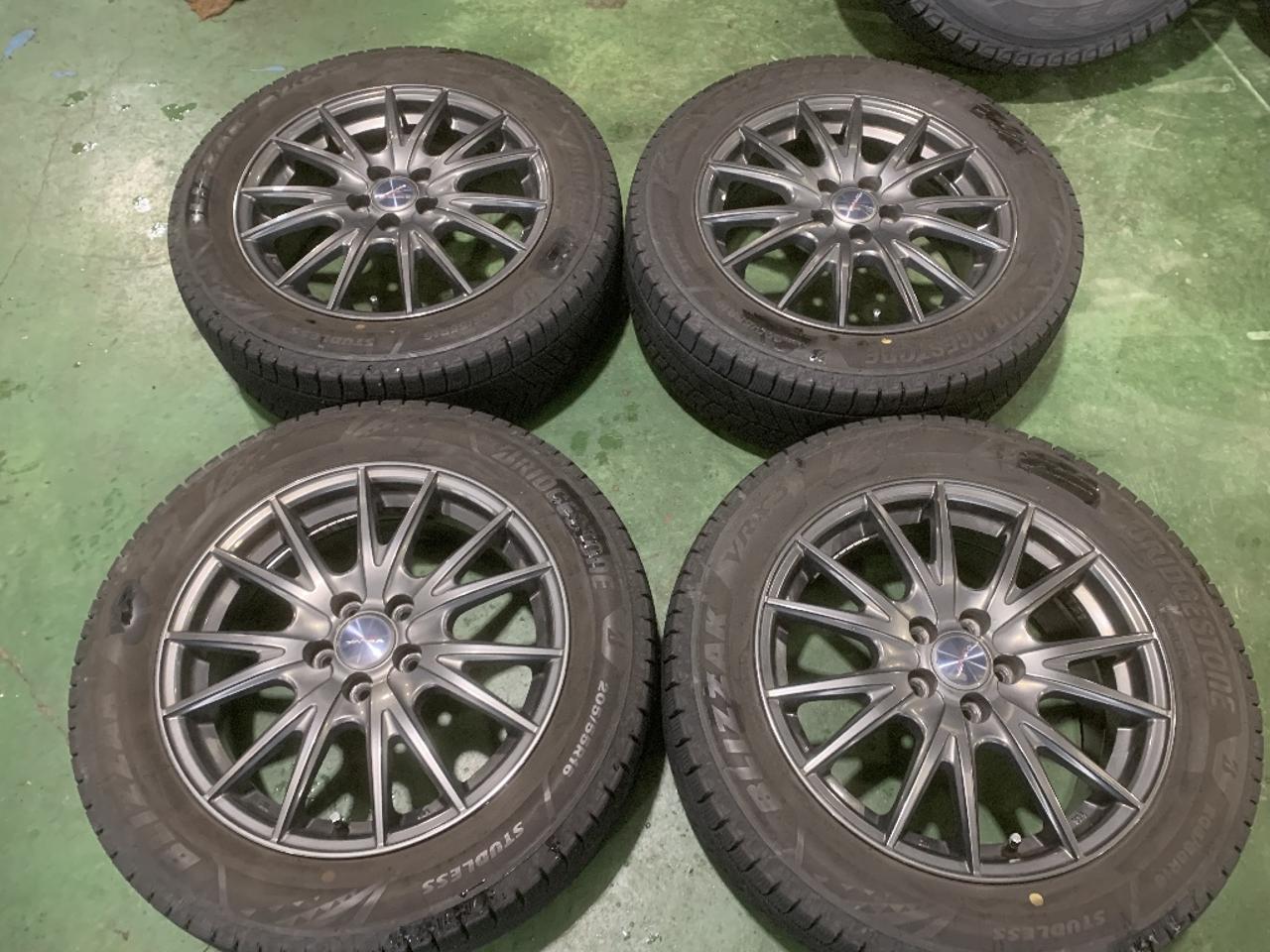 Recommended models: 30-50 series Prius/Impreza/Lexus CTweeds VELVA SPORT + BRIDGESTONE BLIZZAK VRX3 205 / 55R16