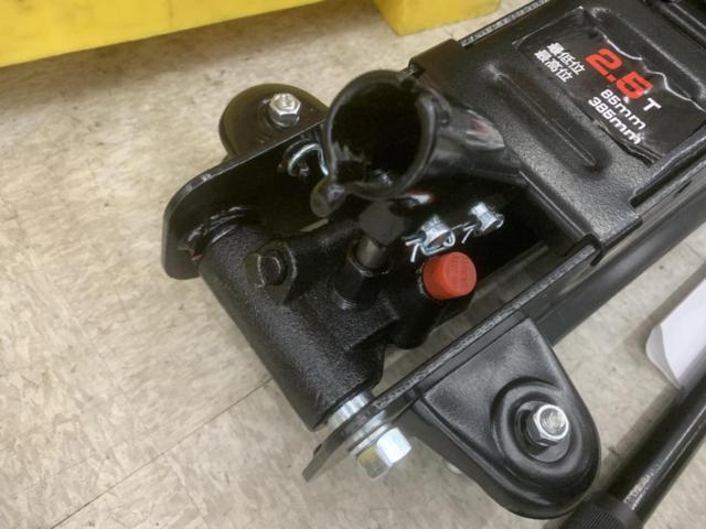 Hill
Stone (Hillstone)
Garage jack
2.5 tons