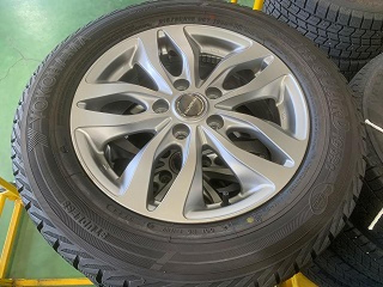 88BRIDGESTONE BALMINUM + YOKOHAMA IceGuard IG52C 215 / 60R16 2024 Four