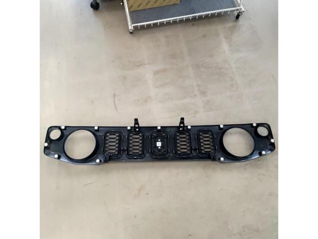 【スズキ純正】ジムニーノマド(JC74W)ノーマルフロントグリル