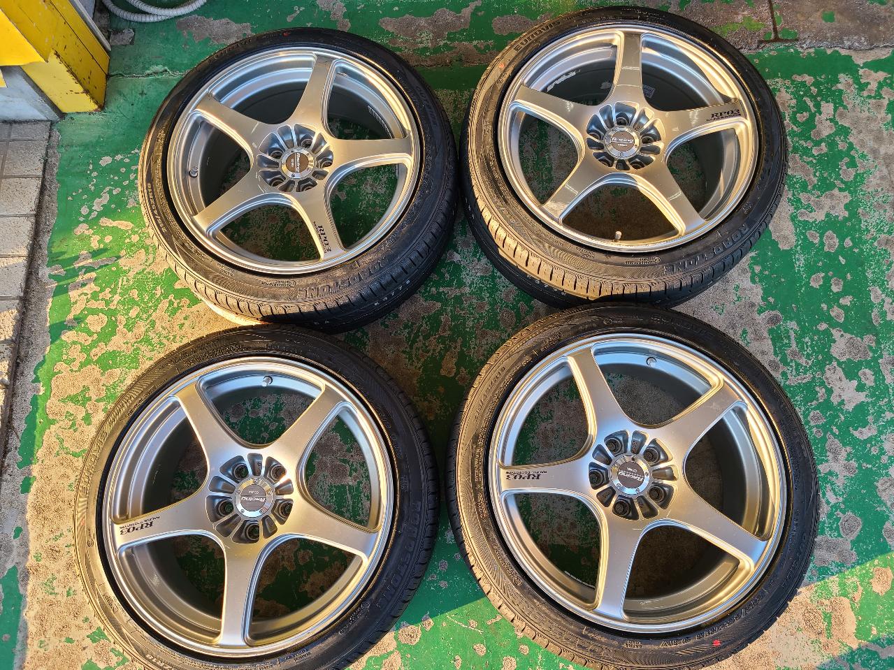 ENKEI RacingRP03 + ROADSTONE EUROVIS SPORT04 215 / 45R18