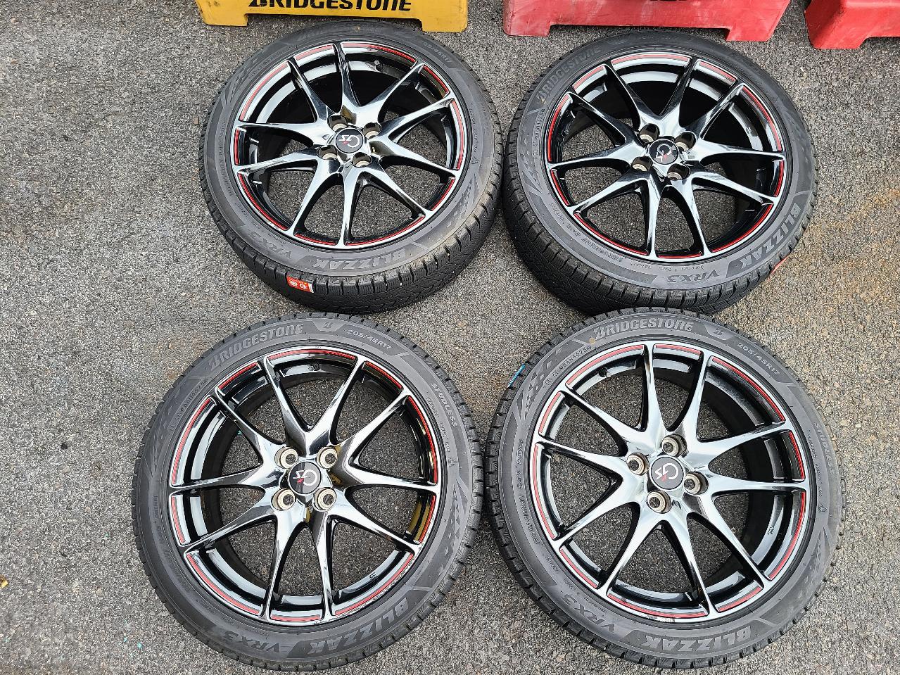Toyota genuine Vitz GR Sports Alloy Wheels + BRIDGESTONE BLIZZAK VRX3 4 pieces set