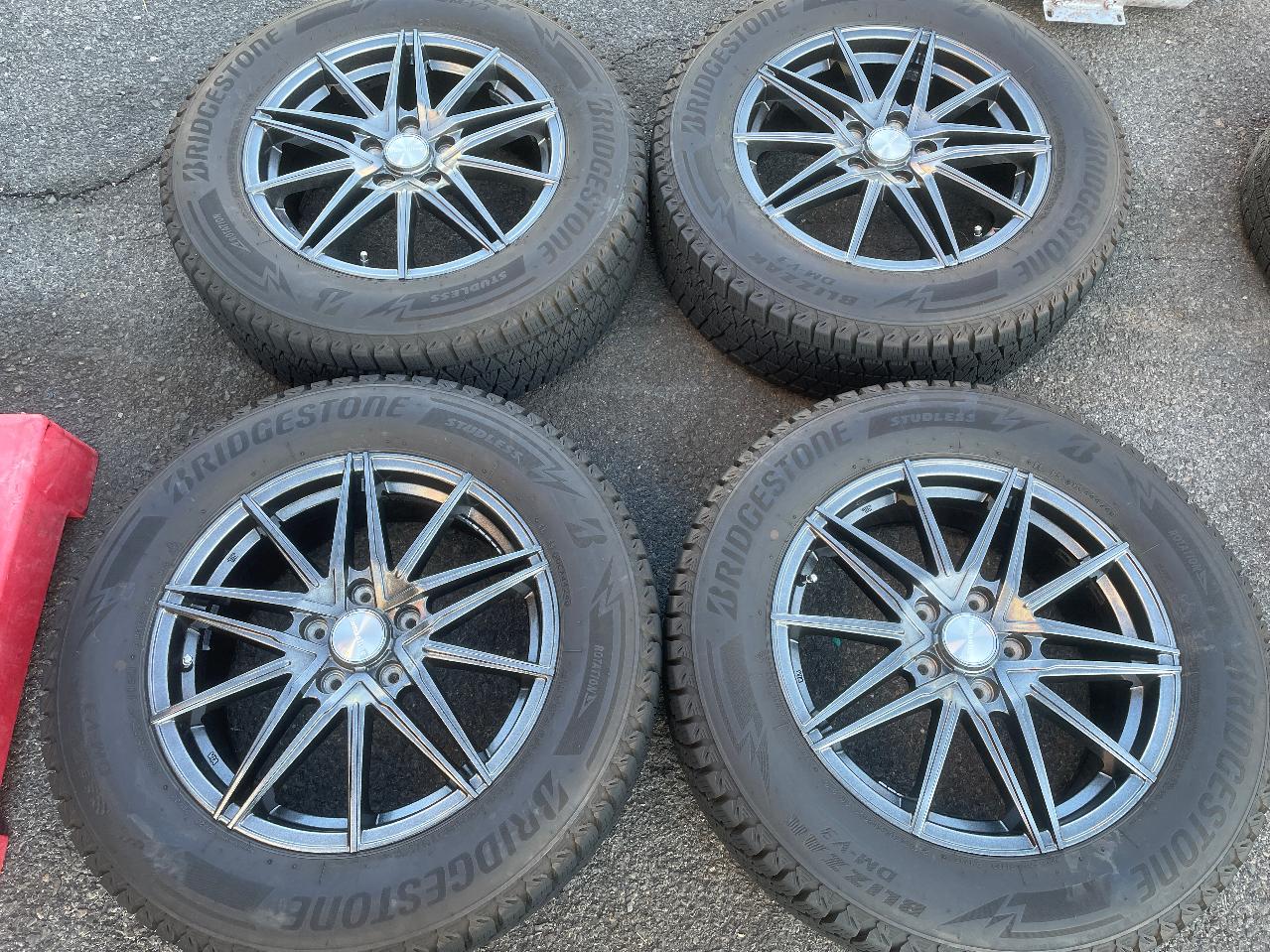 TREASURE ONE Humanline + BRIDGESTONE BLIZZAK DM-V3