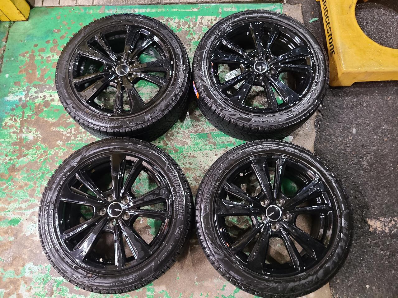 TARGAsmartline365 + BRIDGESTONE BLIZZAK VRX3 225 / 45R17