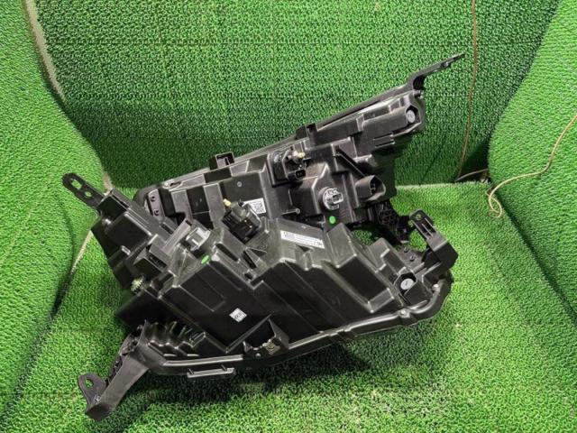 ホンダ純正 WR-V純正ヘッドライト左右