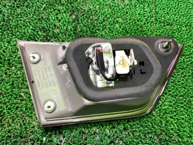 トヨタ純正 130系マークX中期型テールランプ
