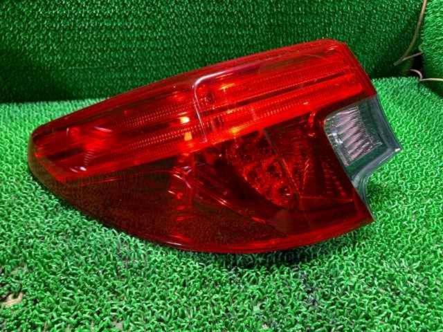 トヨタ純正 130系マークX中期型テールランプ