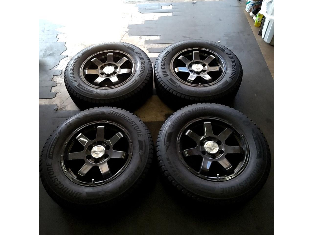 HOT STUFF MAD CROSS MC-76 + BRIDGESTONE BLIZZAK DM-V3