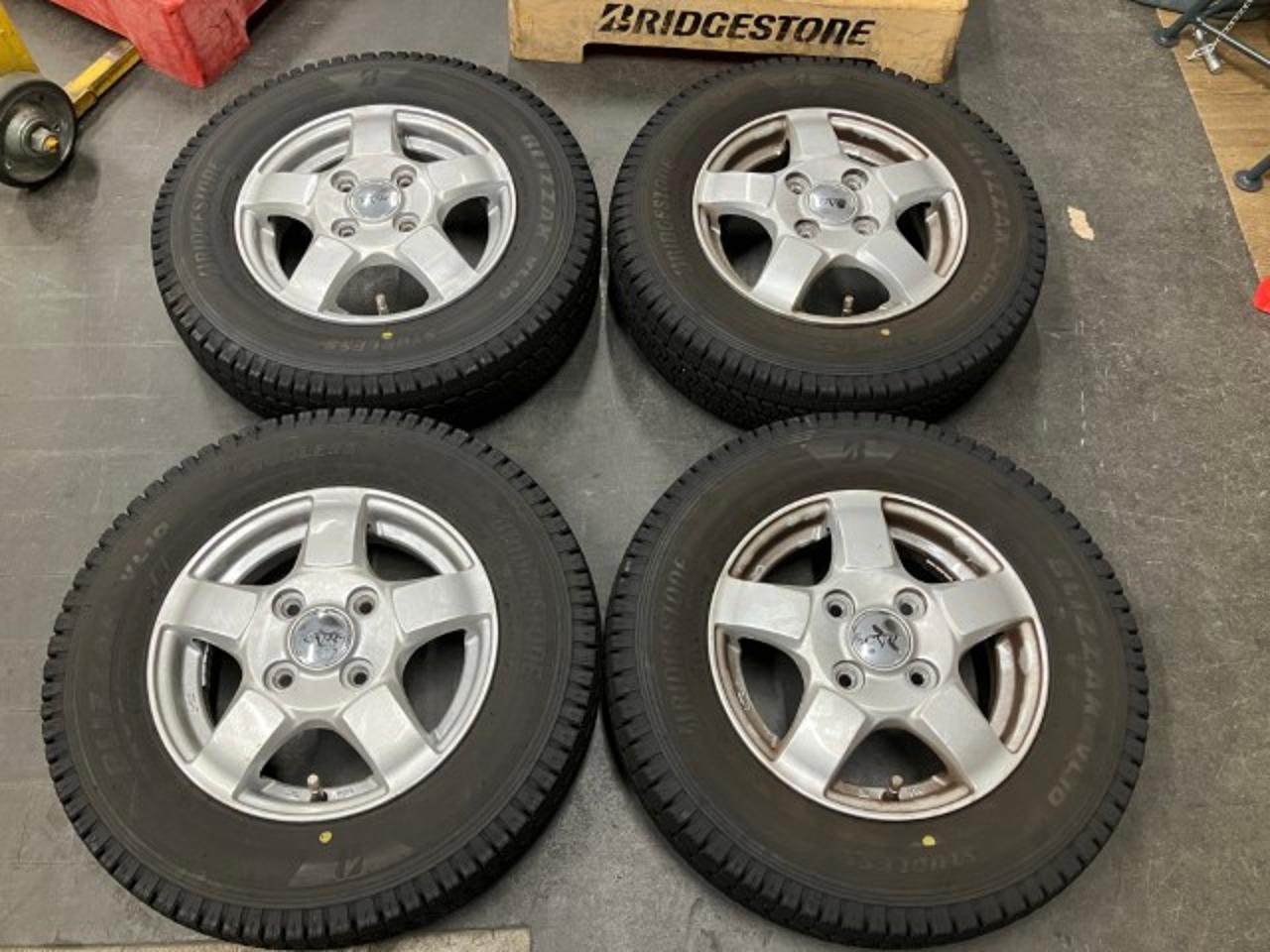 SVW Alloy Wheels + BRIDGESTONE BLIZZAK VL10