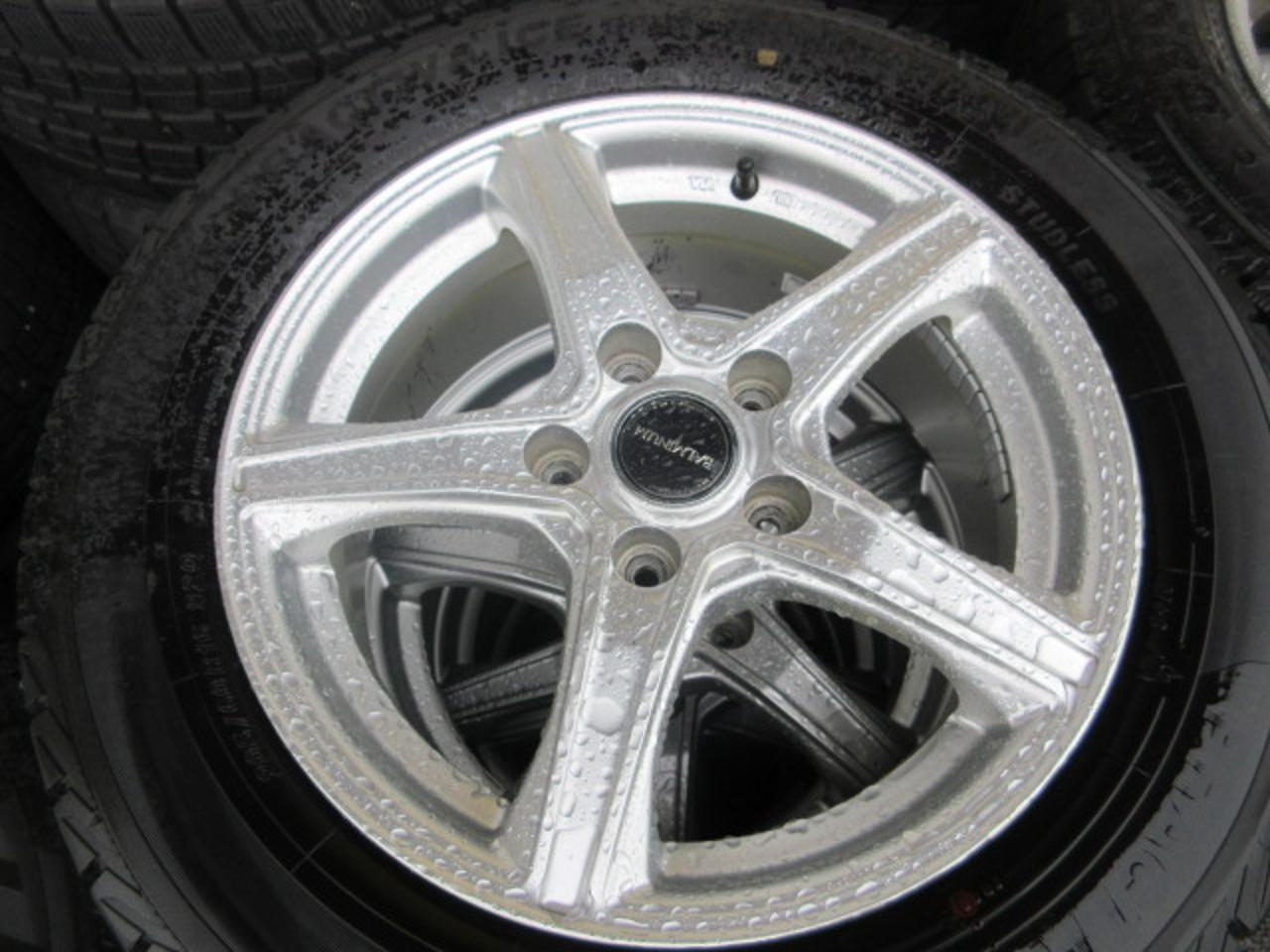 BRIDGESTONE BALMINUM VR5 + YellowHat PRACTIVA ICE BP02
