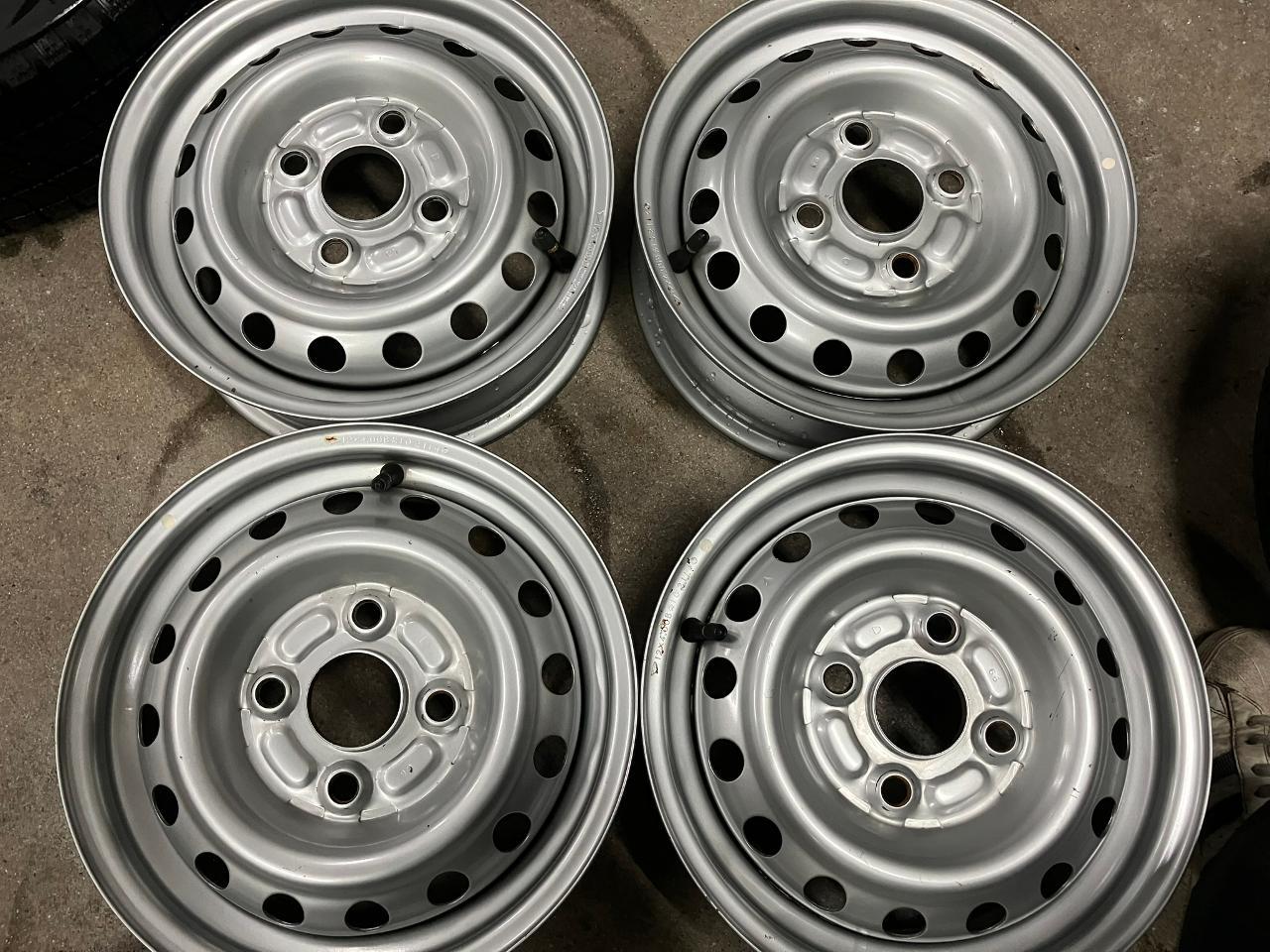 Daihatsu genuine 12 inches steel wheels