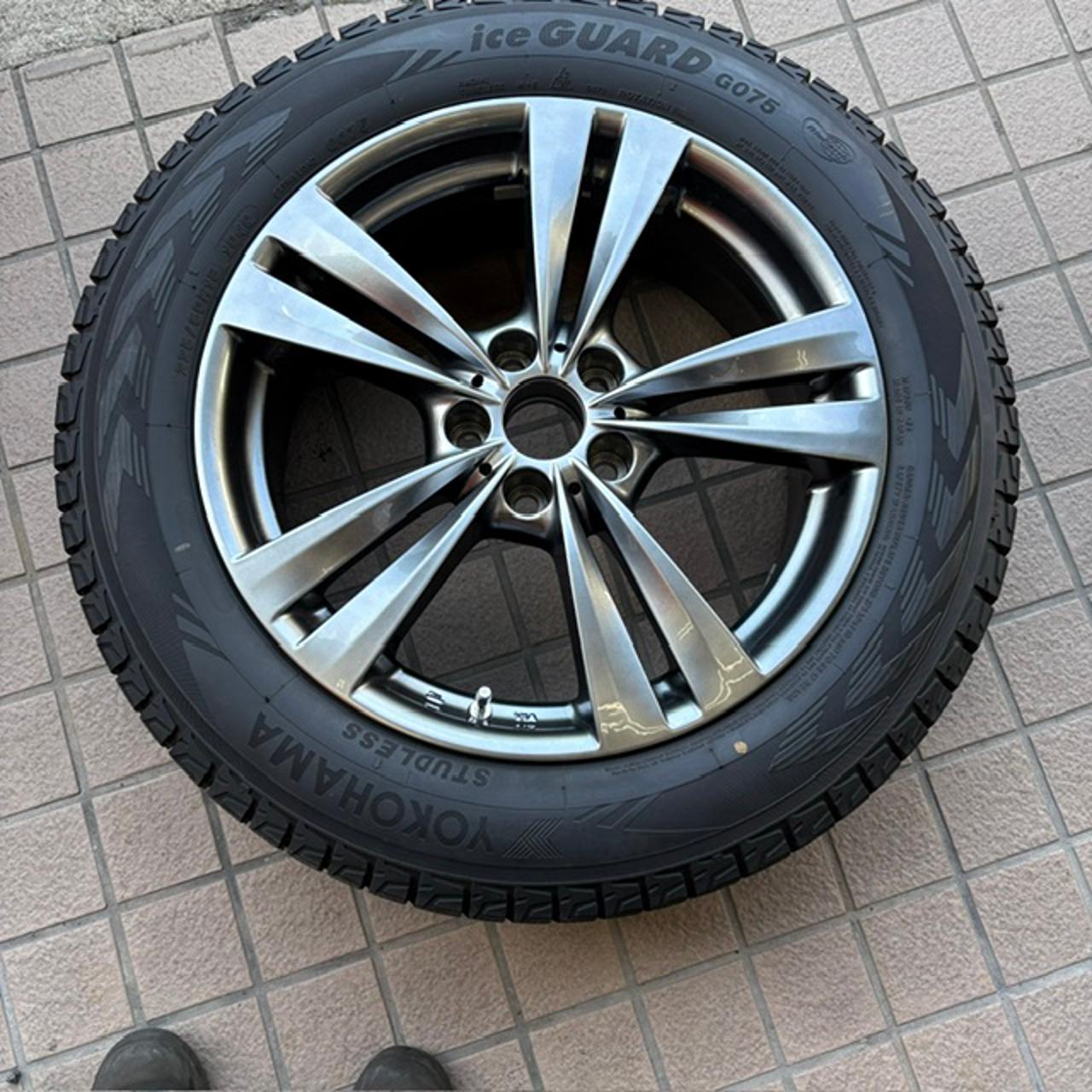 9 manufacturer unknown Twin 5-spoke wheel + YOKOHAMA iceGUARD G075