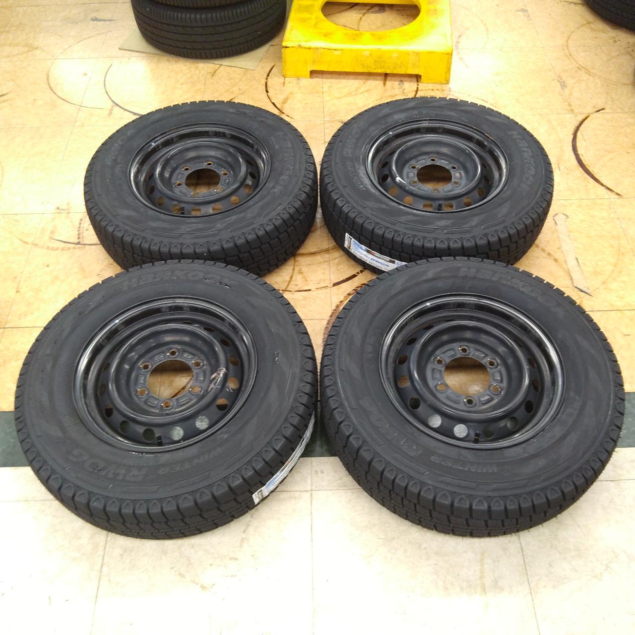 Hiace 200 Steel + HANKOOK / KINGSTAR HANKOOK Winter RW06 195 / 80r15