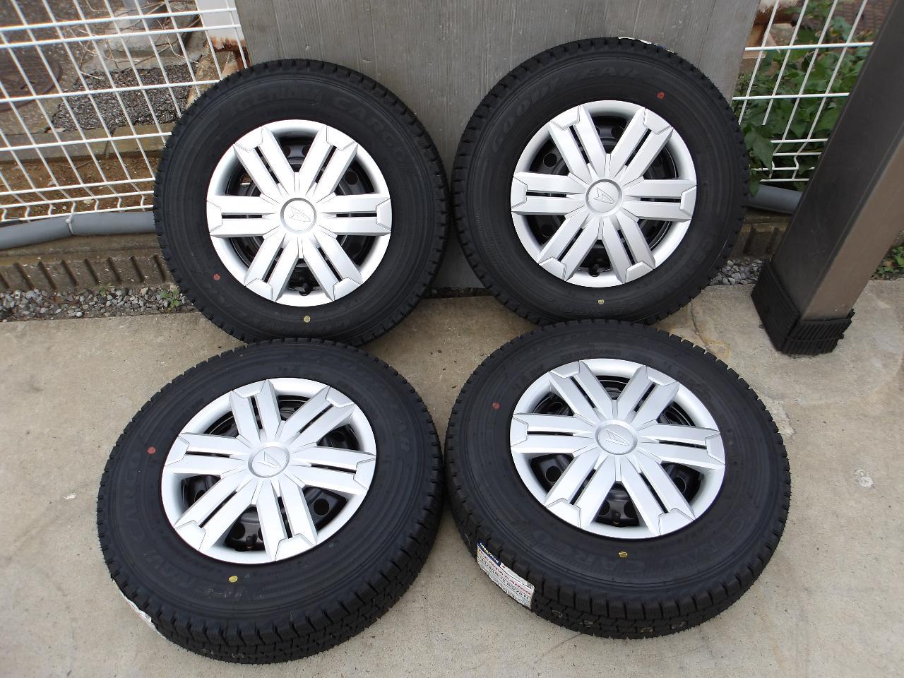 Brand new tires! Genuine Daihatsu parts. Atrai genuine steel wheel + GOODYEAR ICE NAVI CARGO