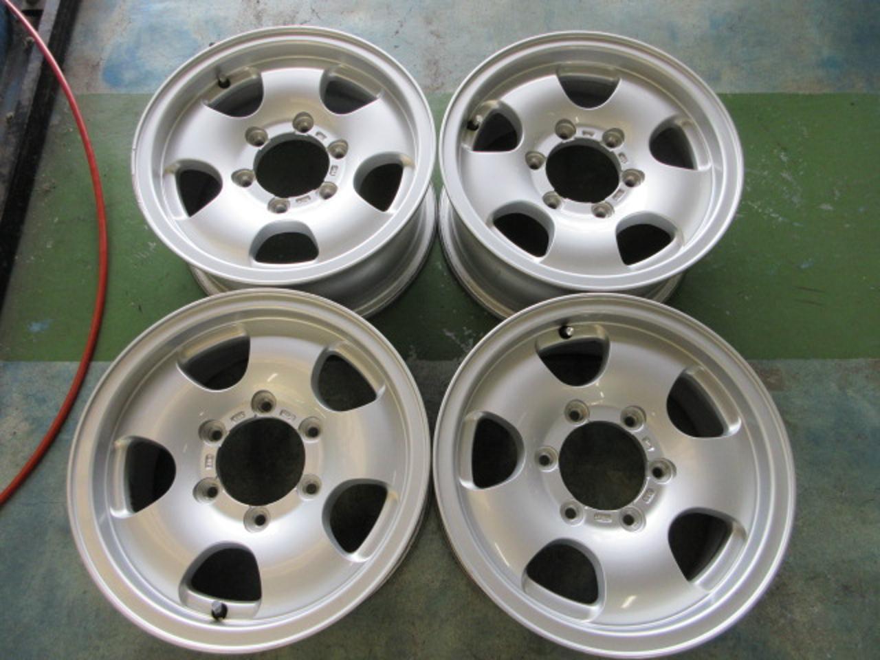 Unknown manufacturer 5-spoke wheels